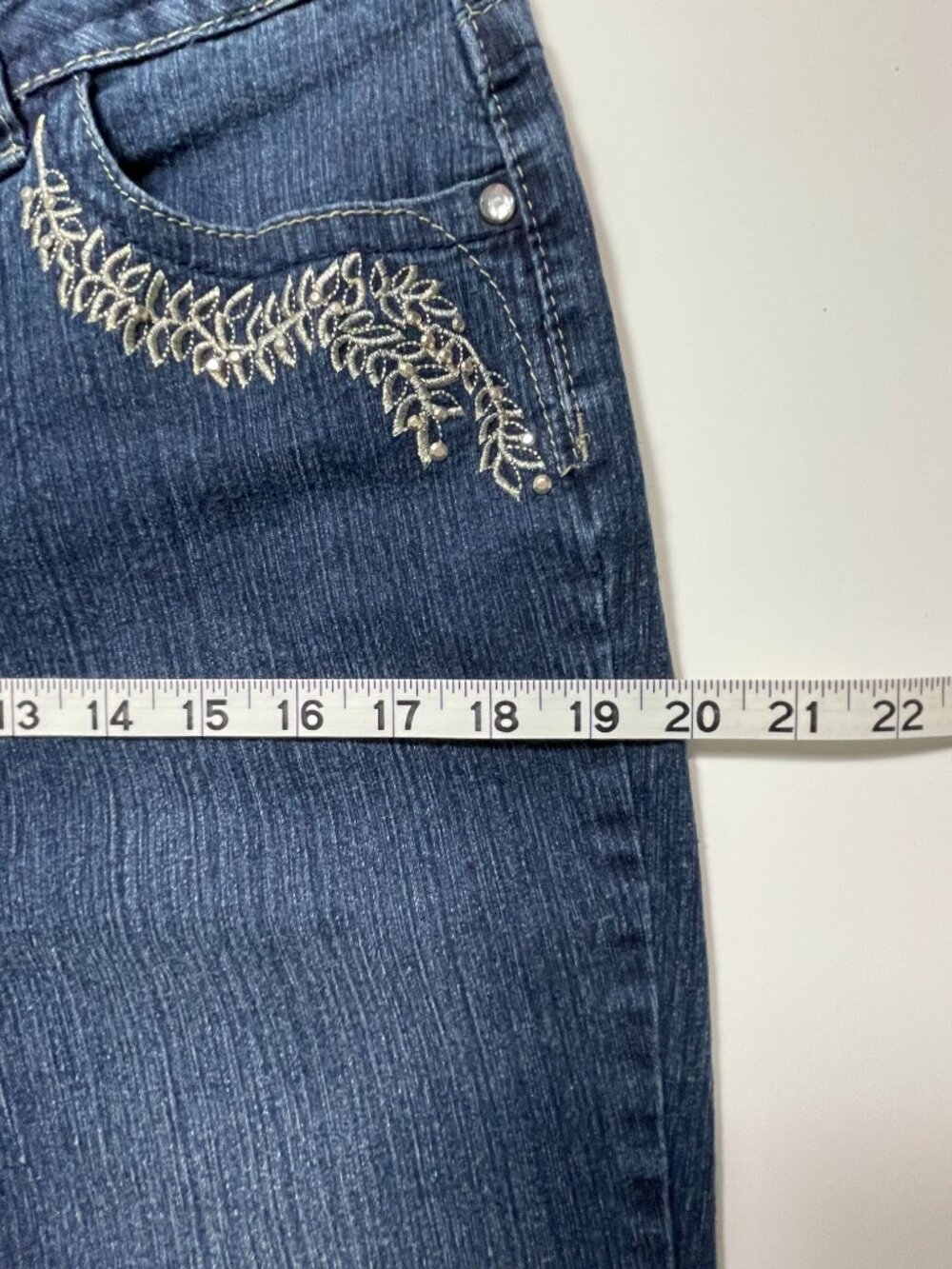 Roz & Ali Women’s Embroidered Beaded Jeans Size 10 Wide Leg Dark Wash Excellent - Picture 16 of 16
